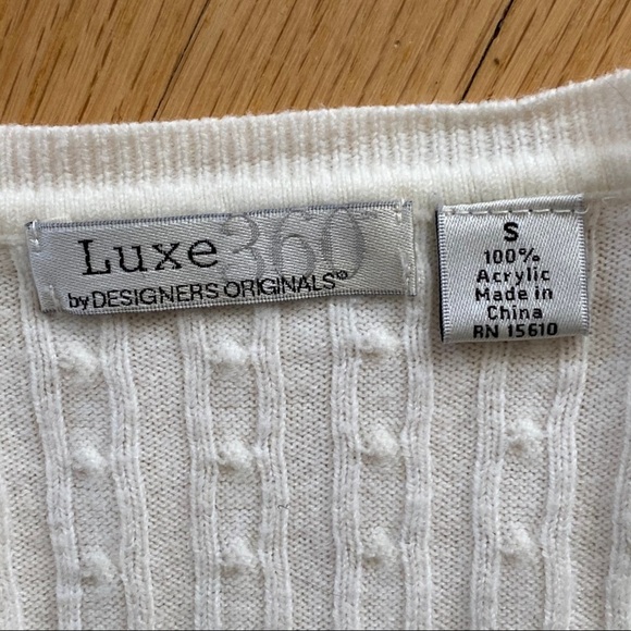 Luxe 360 White V-Neck Sweater Size S - Picture 2 of 8